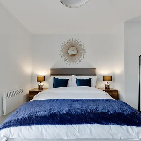 1 Bed Modern In A Converted Mill Lejlighed