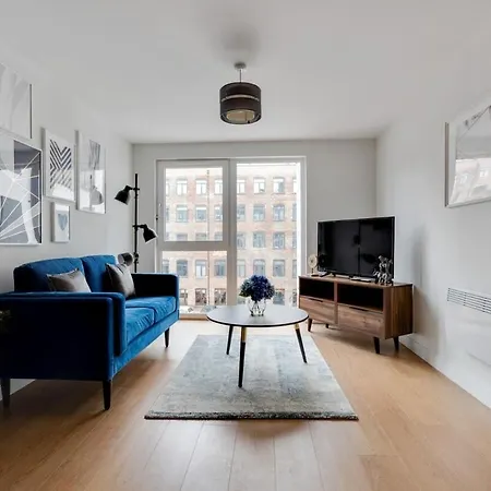 1 Bed Modern In A Converted Mill Apartment